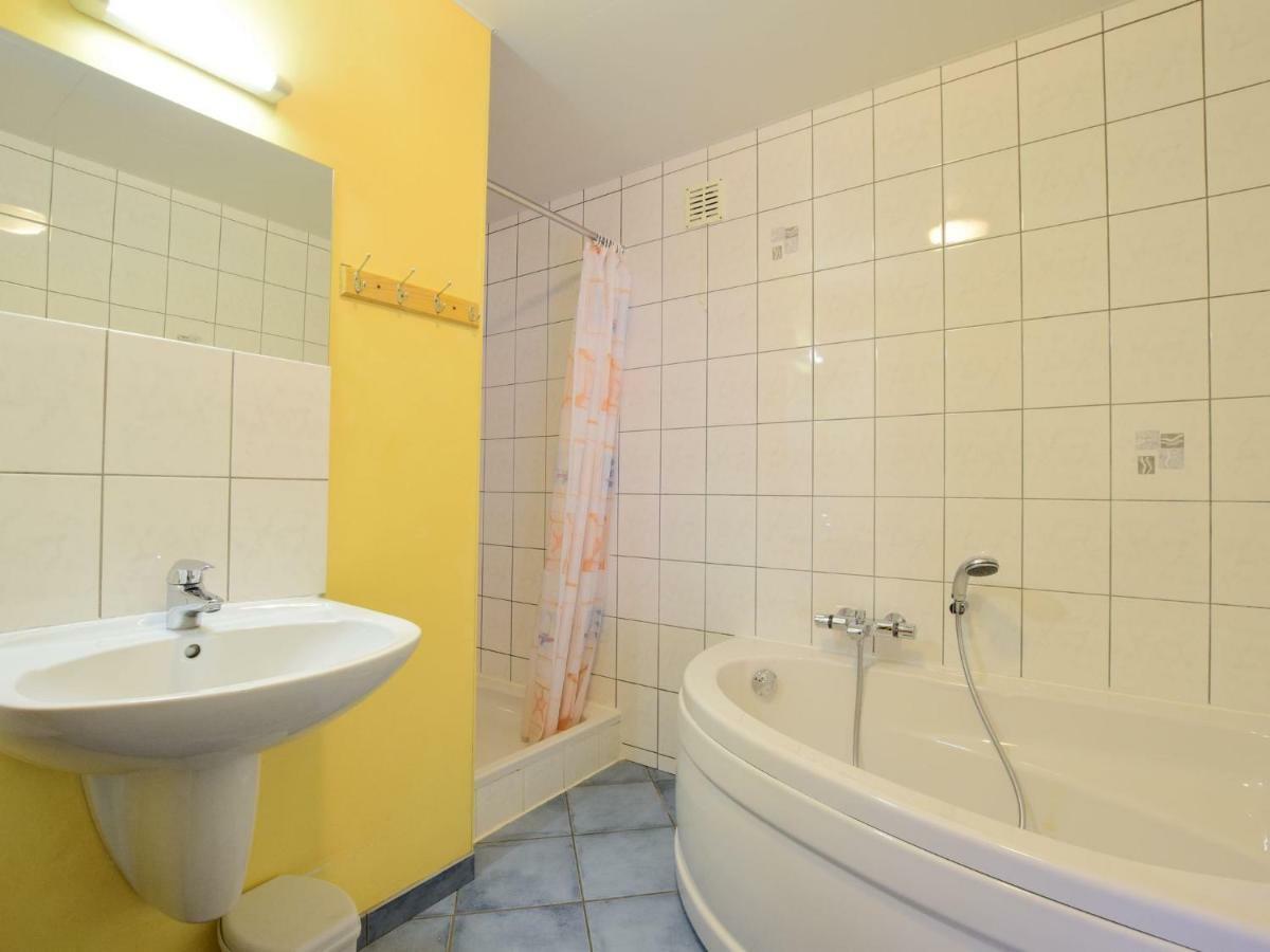 הופליזה Comfortable Cottage In Neufmoulin With Meadow View מראה חיצוני תמונה